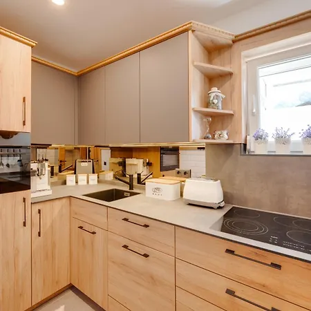 Seefeld Alpin - Rustikales Tiroler * Зеефельд в Тироле