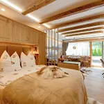 Seefeld Alpin - Tiroler Chalet Apartment Apartamento